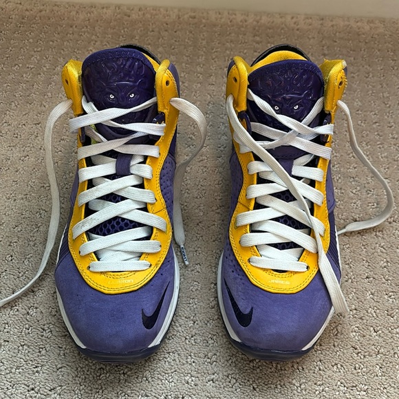 Nike Lebron VIII GS Lakers CT5115-500 - Court Purple / Gold - Sz 5Y - Picture 1 of 8